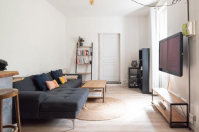 Bright 48m with garden in the heart of Paris